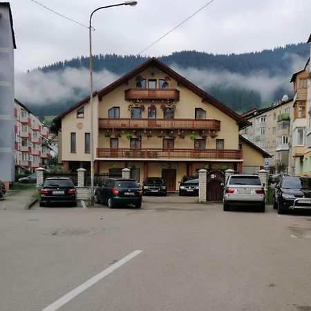 Casa Poenaru Hotel Câmpulung Moldovenesc Buitenkant foto