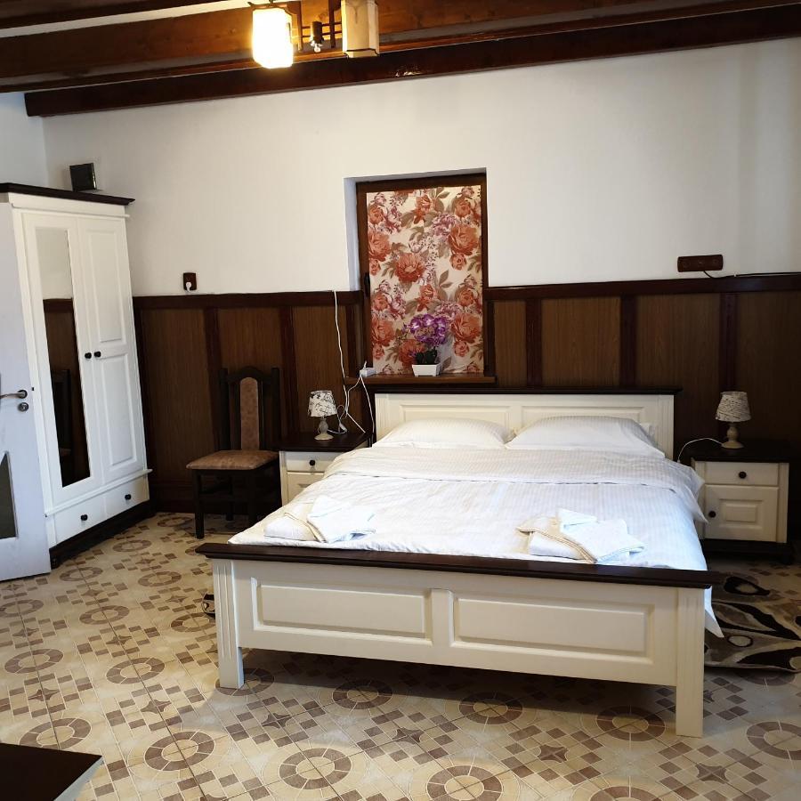 Casa Poenaru Hotel Câmpulung Moldovenesc Buitenkant foto