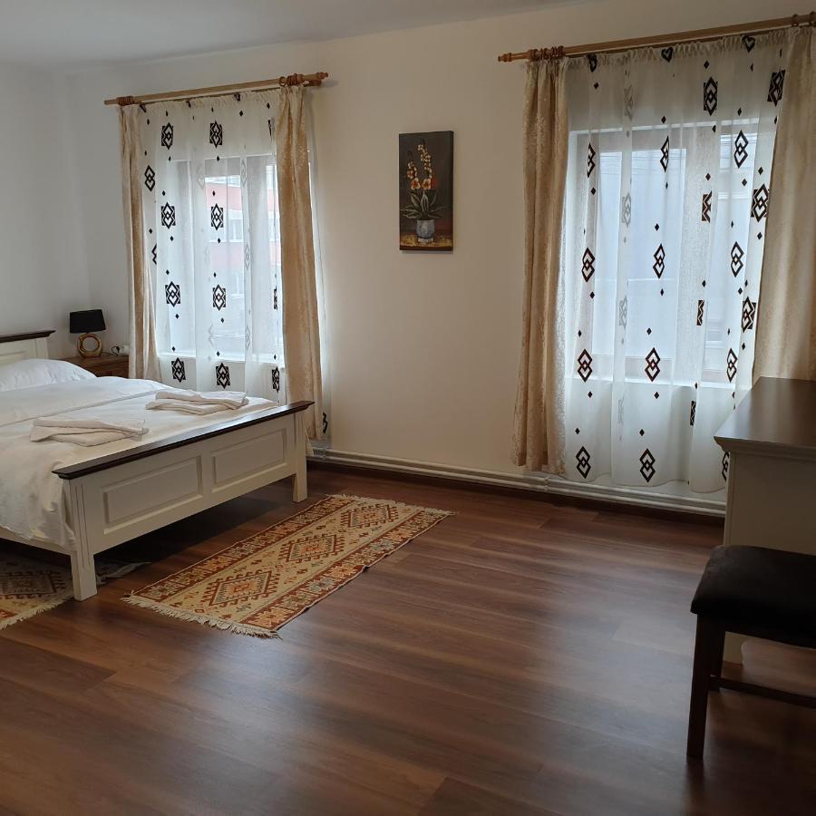 Casa Poenaru Hotel Câmpulung Moldovenesc Buitenkant foto