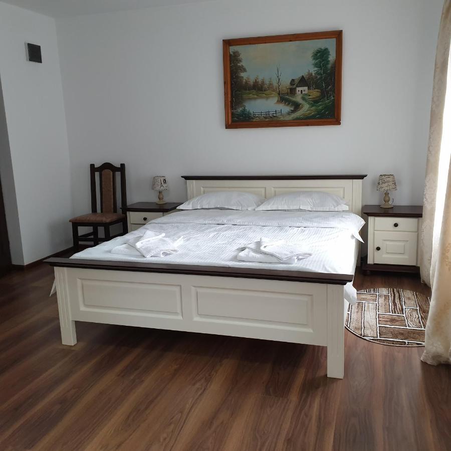 Casa Poenaru Hotel Câmpulung Moldovenesc Buitenkant foto