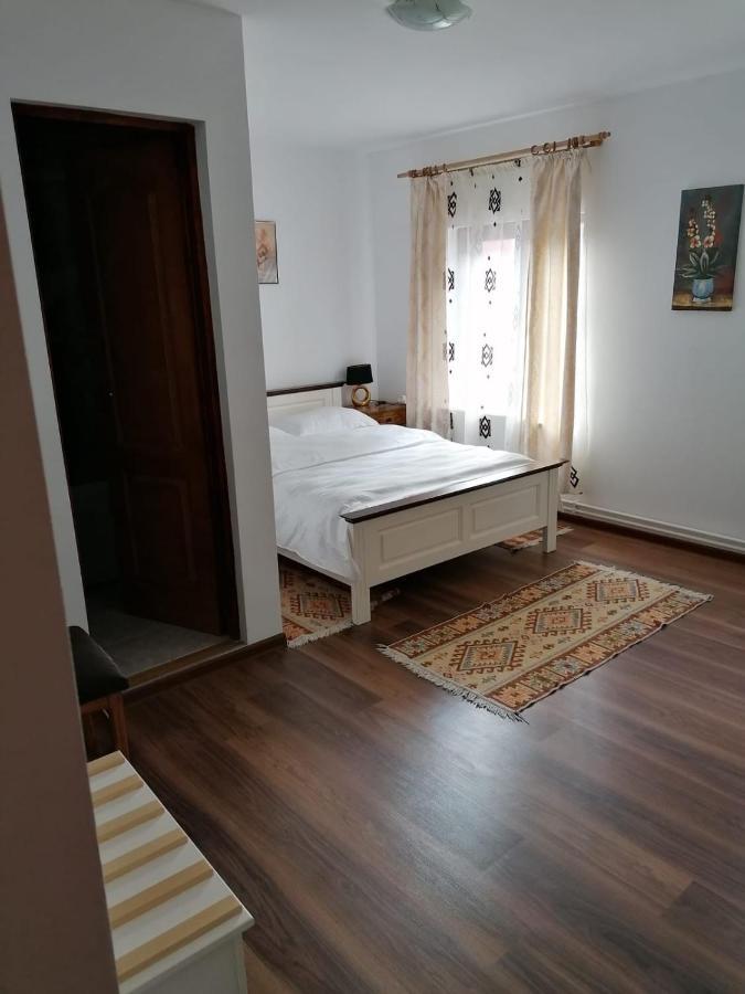Casa Poenaru Hotel Câmpulung Moldovenesc Buitenkant foto
