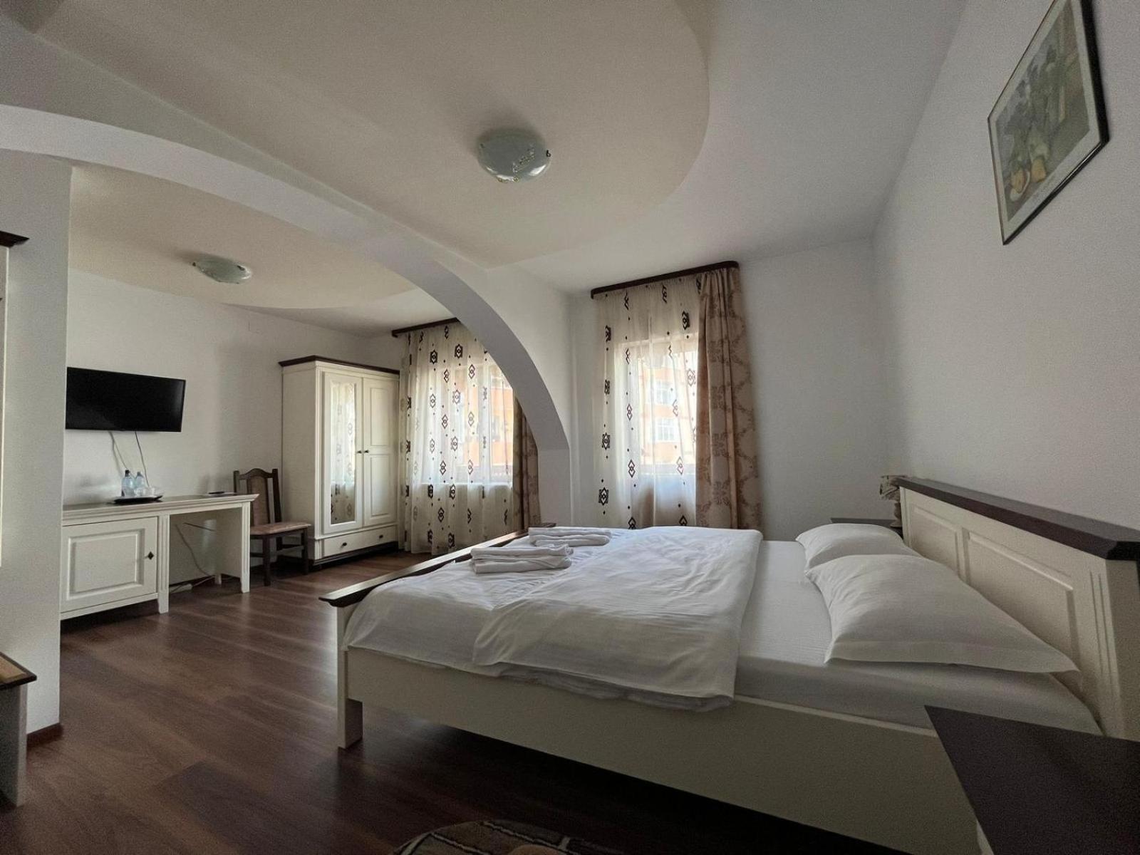 Casa Poenaru Hotel Câmpulung Moldovenesc Buitenkant foto